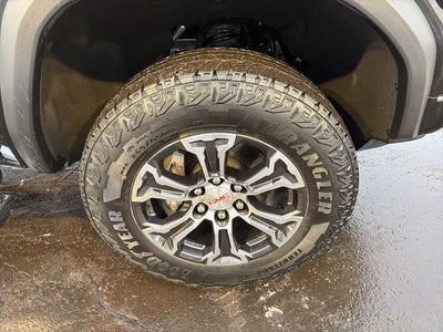 2023 GMC Canyon AT4