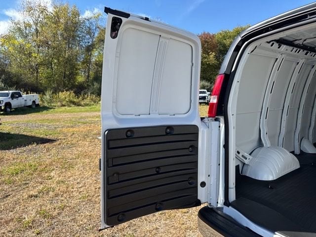 2025 GMC Savana Cargo 2500 Work Van