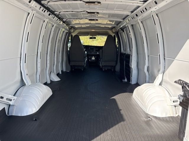 2025 GMC Savana Cargo 2500 Work Van