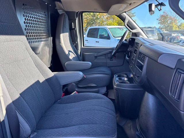 2025 GMC Savana Cargo Work Van