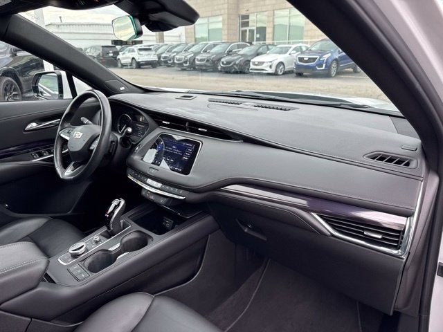 2023 Cadillac XT4 AWD Luxury