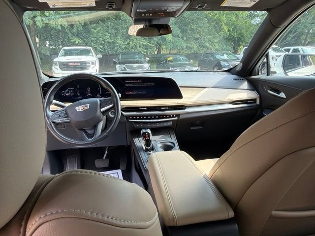 2024 Cadillac XT4 Premium Luxury