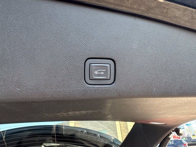 2025 Cadillac XT6 Luxury