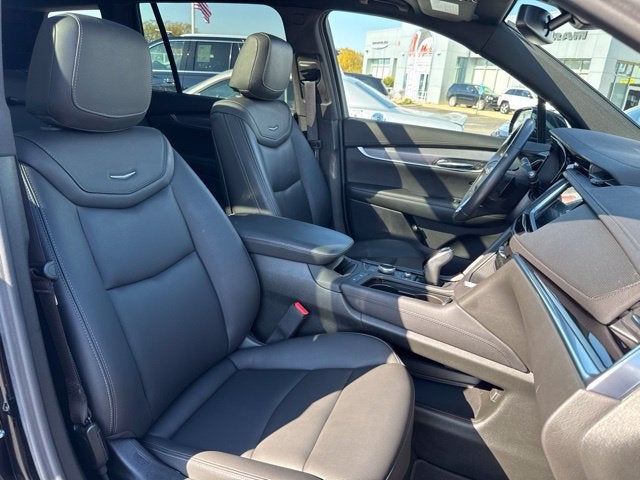 2025 Cadillac XT6 Luxury