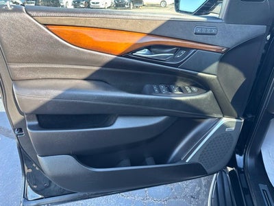 2019 Cadillac Escalade Luxury