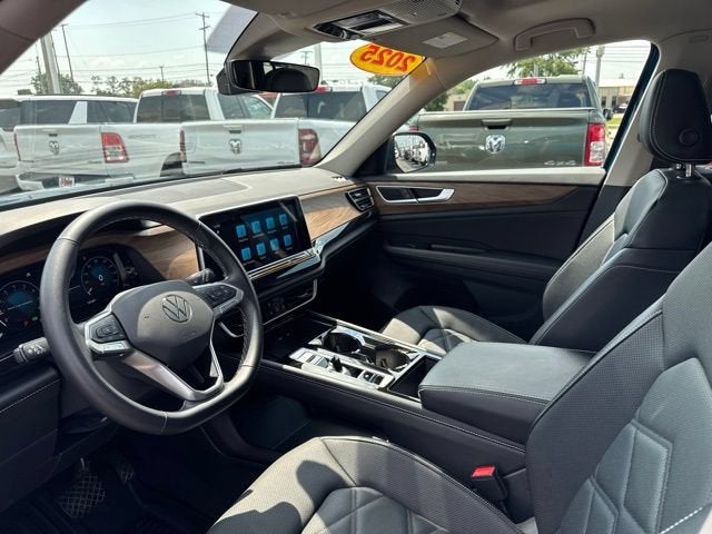 2025 Volkswagen Atlas 2.0T SE w/Technology