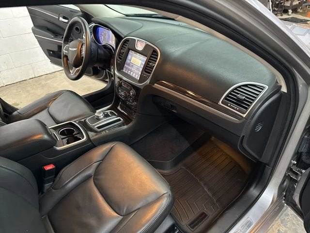 2016 Chrysler 300 Limited