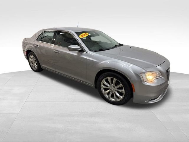2016 Chrysler 300 Limited