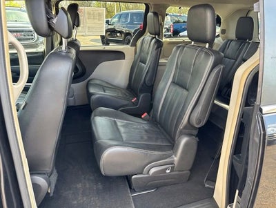 2016 Chrysler Town & Country Touring