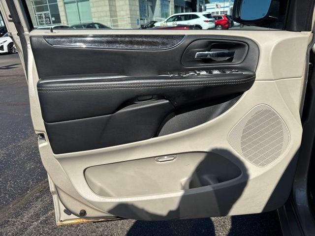 2015 Chrysler Town & Country Touring-L