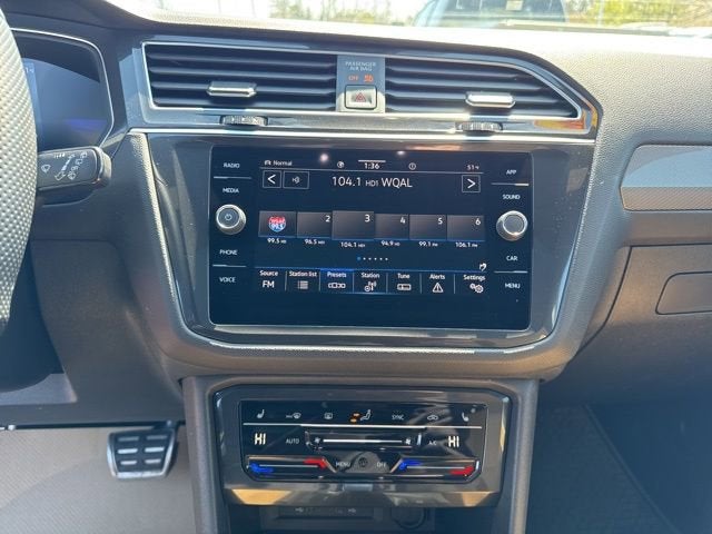 2023 Volkswagen Tiguan SE R-Line Black