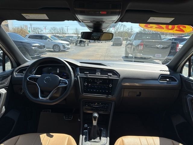 2023 Volkswagen Tiguan SE R-Line Black