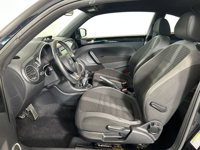 2012 Volkswagen Beetle 2.0T Turbo PZEV