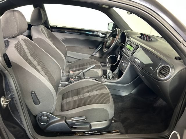 2012 Volkswagen Beetle 2.0T Turbo PZEV