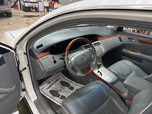 2005 Toyota Avalon XL