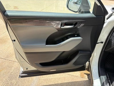 2020 Toyota Highlander Platinum