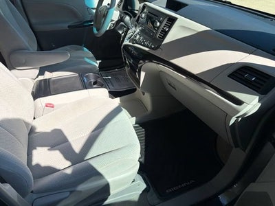 2013 Toyota Sienna LE AAS