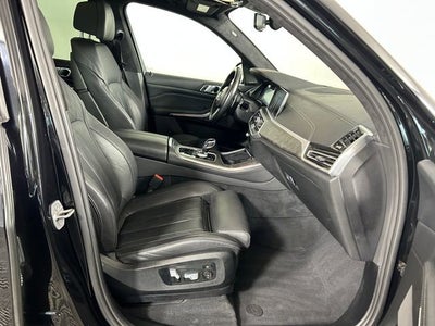 2022 BMW X5 M50i
