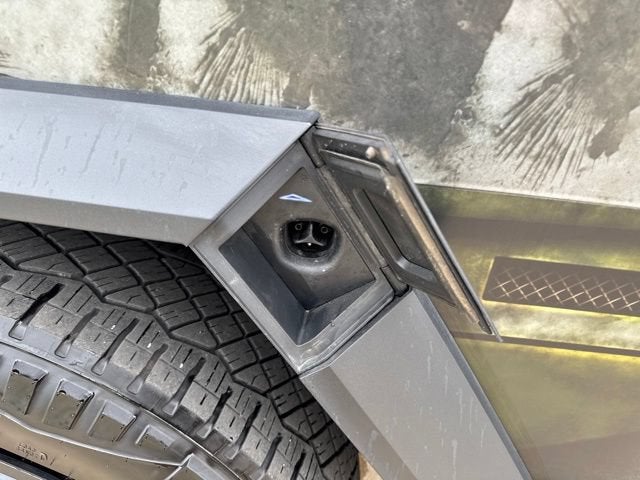 2024 Tesla Cybertruck Cyberbeast