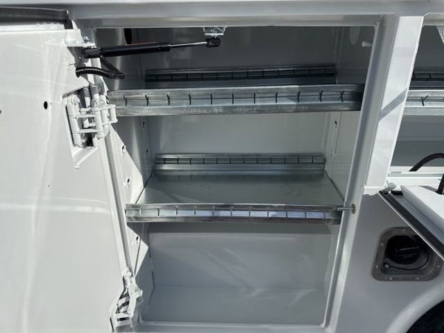 2025 GMC Savana Cutaway 3500 1WT