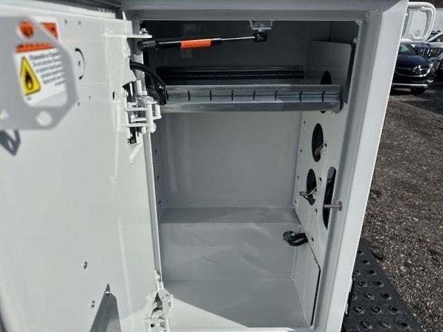 2025 GMC Savana Cutaway 3500 1WT