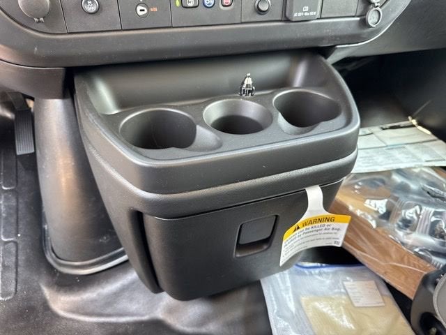 2025 GMC Savana Cutaway 3500 1WT