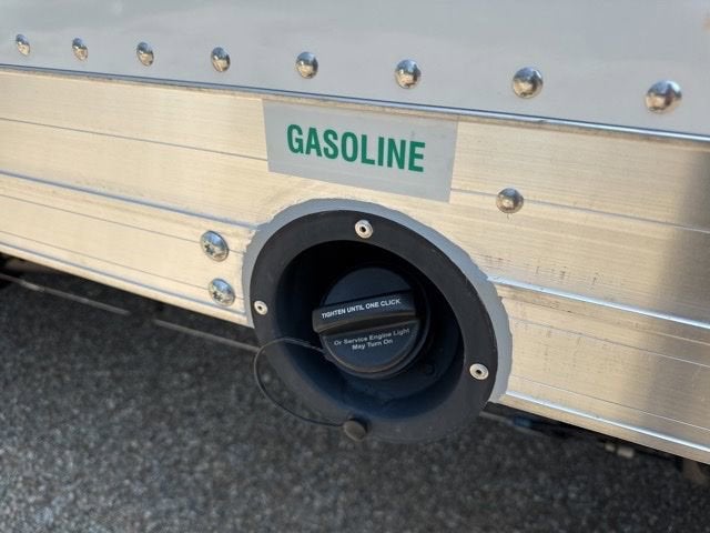 2025 GMC Savana Cutaway 3500 1WT