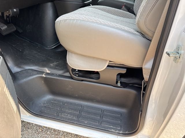 2025 GMC Savana Cutaway 3500 1WT