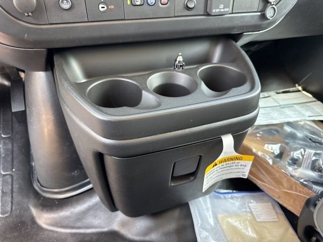 2025 GMC Savana Cutaway 3500 1WT