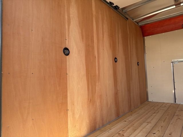 2025 GMC Savana Cutaway 3500 1WT