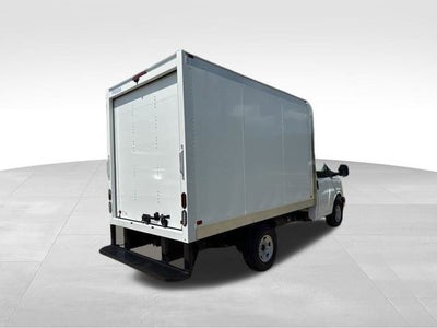 2025 GMC Savana Cutaway 3500 1WT