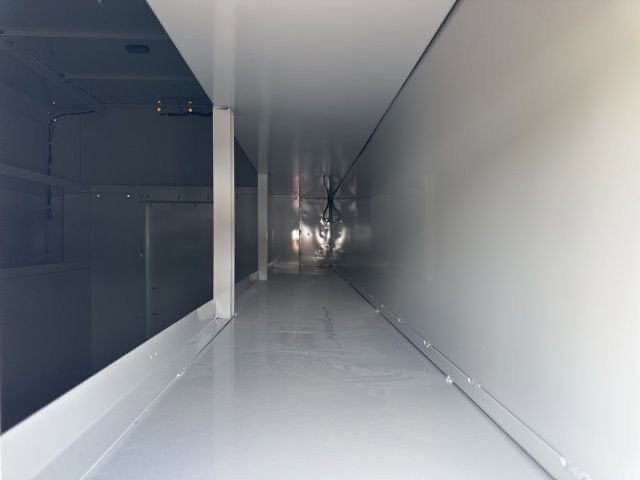 2025 GMC Savana Cutaway 3500 1WT