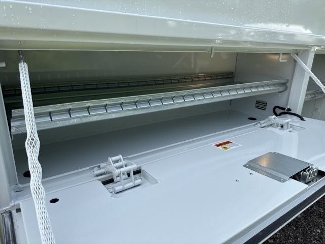 2025 GMC Savana Cutaway 3500 1WT