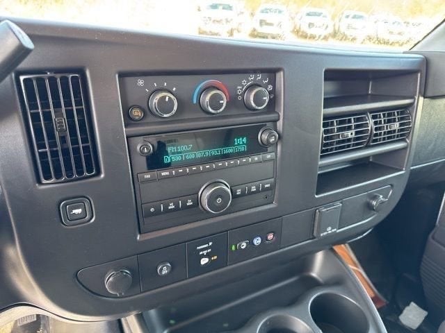 2025 GMC Savana Cutaway 3500 1WT