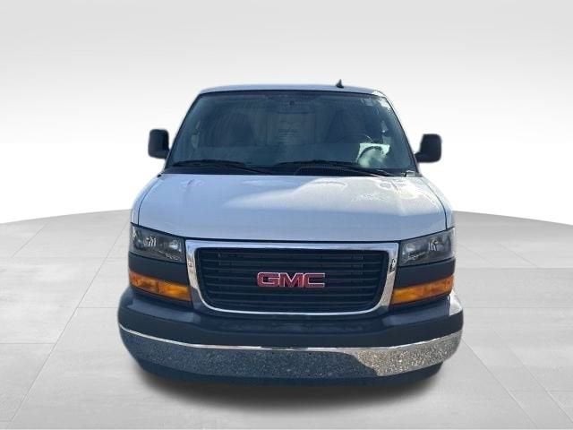 2025 GMC Savana Cutaway 3500 1WT