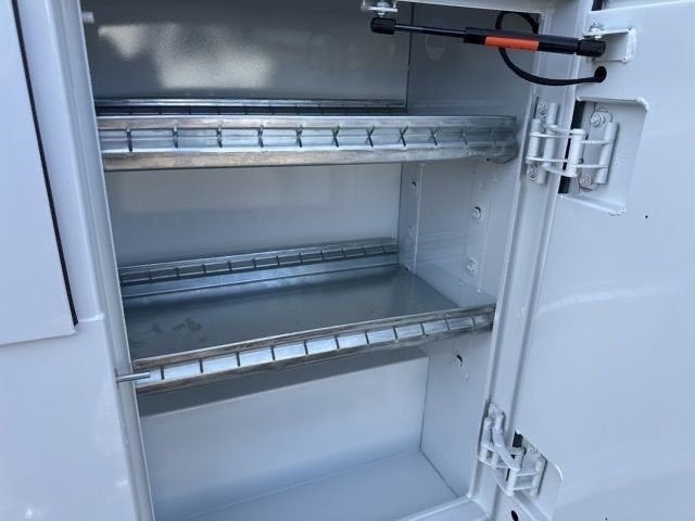 2025 GMC Savana Cutaway 3500 1WT