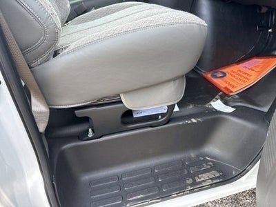 2025 GMC Savana Cutaway 3500 1WT