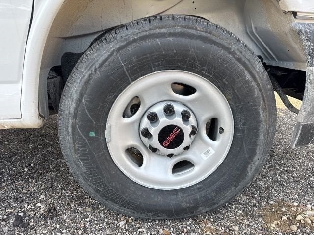 2025 GMC Savana Cutaway 3500 1WT