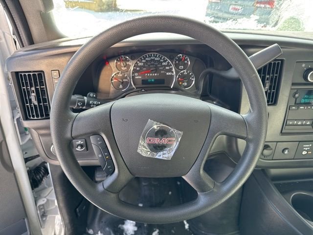 2026 GMC Savana Cutaway 3500 1WT