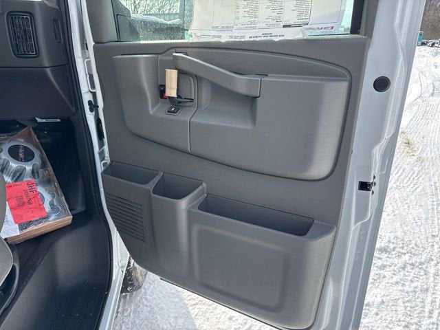 2026 GMC Savana Cutaway 3500 1WT