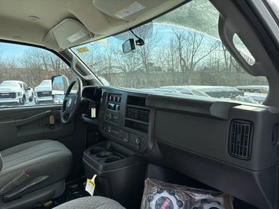 2026 GMC Savana Cutaway 3500 1WT