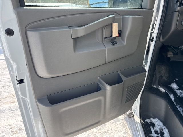 2026 GMC Savana Cutaway 3500 1WT