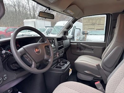 2025 GMC Savana Cutaway 3500 1WT