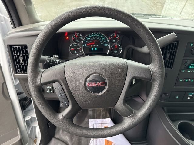 2025 GMC Savana Cutaway 3500 1WT