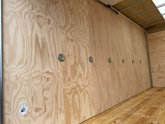 2025 GMC Savana Cutaway 3500 1WT