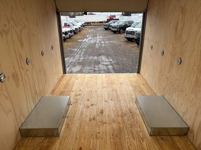 2025 GMC Savana Cutaway 3500 1WT