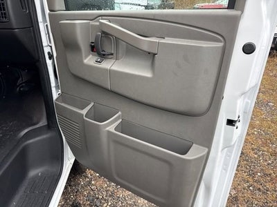 2025 GMC Savana Cutaway 3500 1WT