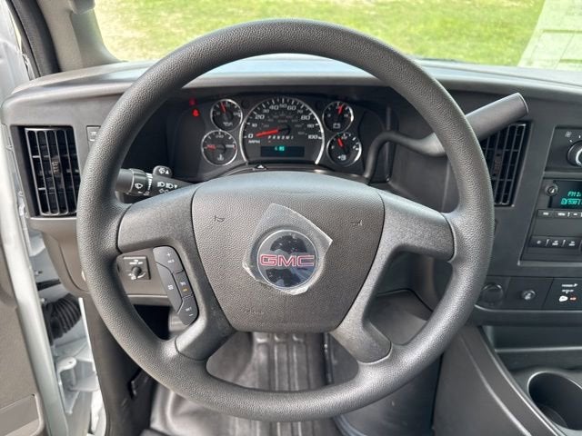 2025 GMC Savana Cutaway 3500 1WT