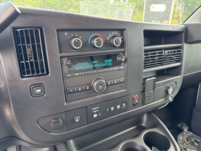 2025 GMC Savana Cutaway 3500 1WT