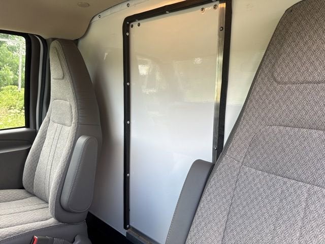 2025 GMC Savana Cutaway 3500 1WT